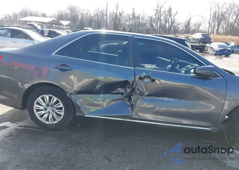 2013 Toyota Camry Le z USA, uszkodzony, nr VIN 4T4BF1FK6DR311843